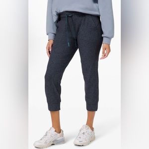 196 NWT Lululemon Ready to Rulu Jogger Crop Size 2 HTTN/BLK